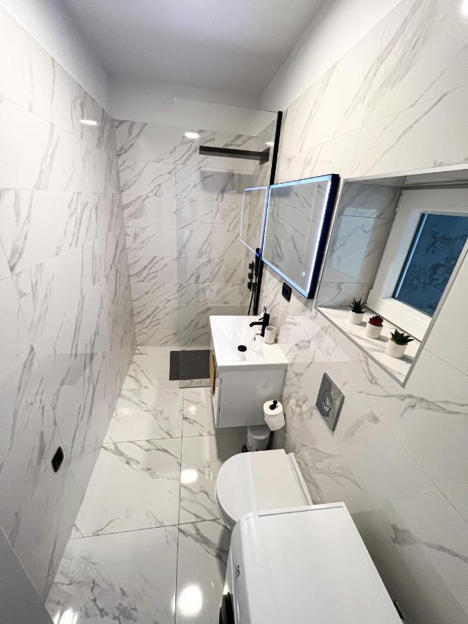 San-Studio Apartment Dugi Rat Kültér fotó