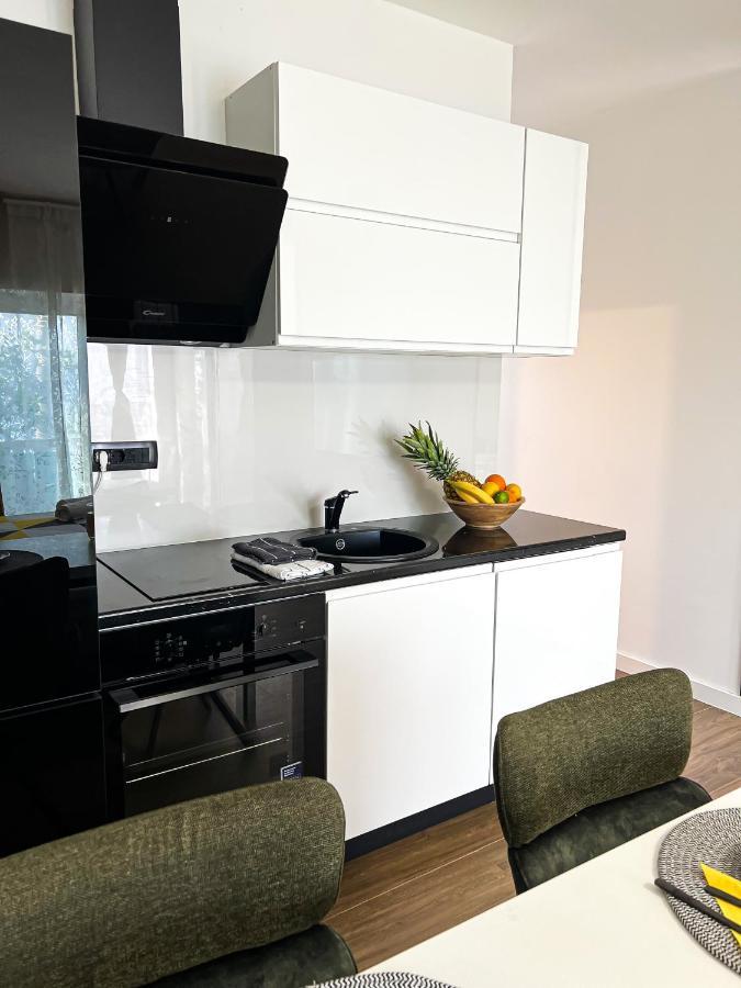 San-Studio Apartment Dugi Rat Kültér fotó