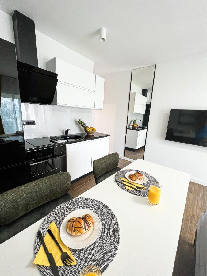 San-Studio Apartment Dugi Rat Kültér fotó